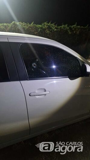 Motorista de aplicativo tem carro atingido por disparo de arma de fogo em tentativa de roubo - Crédito: Maycon Maximino