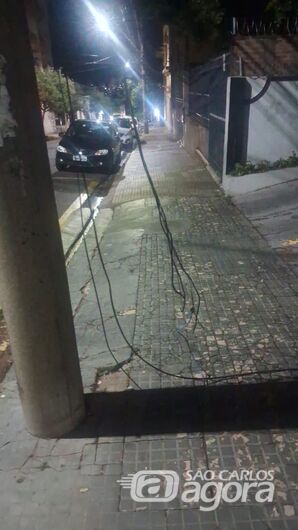 Homem é detido após tentar furtar fios de energia no centro de São Carlos - Crédito: Divulgação PM