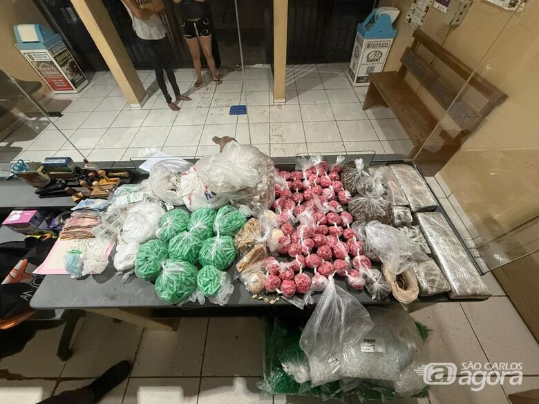 Polícia apreende grande quantidade de drogas em rancho, em Porto Ferreira - Crédito: Divulgação PM