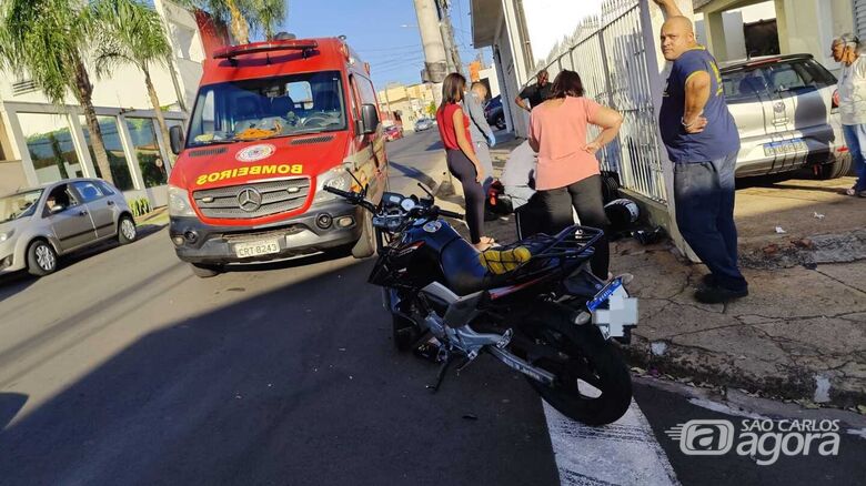 Motoboy fica ferido em colisão na Vila Costa do Sol - Crédito: Maycon Maximino
