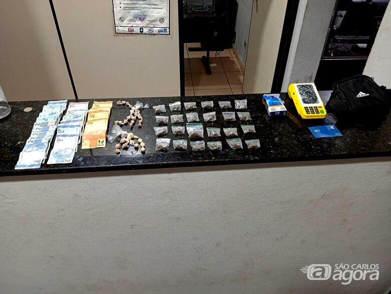 Jovem é detido por tráfico de drogas em Ibaté
 - Crédito: Maycon Maximino