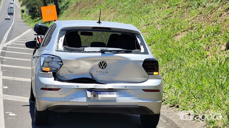 Colisão traseira deixa um ferido na rodovia Washington Luis - 