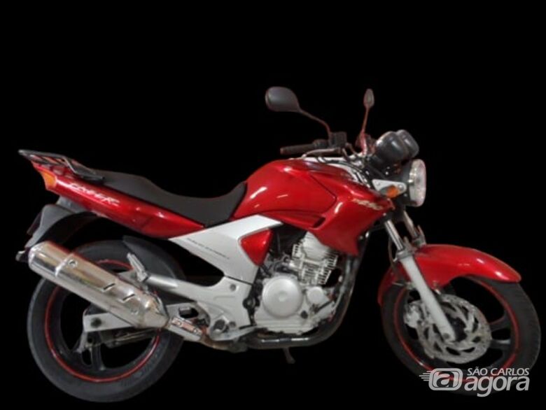 Moto é furtada em frente à residência no Planalto Paraíso; proprietário pede ajuda -