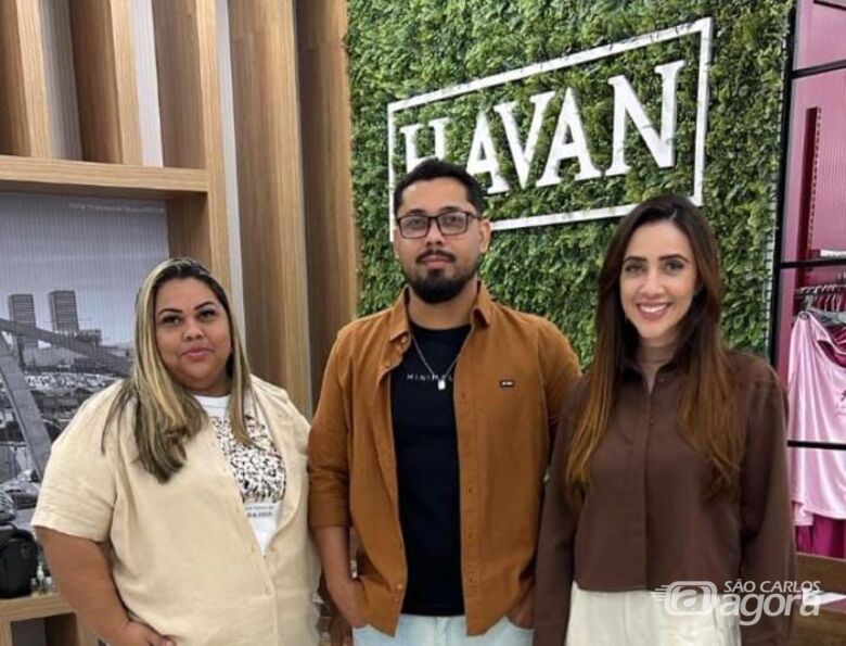 Família de São Carlos participa do Domingo Legal no quadro "Comprar é Bom, Levar é Ainda Melhor" - Crédito: Foto: Redes Sociais