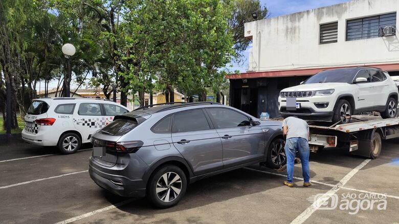 Mulher é presa por receptação após PM localizar Jeep furtado e Nivus roubado no Eduardo Abdelnur - Crédito: Maycon Maximino