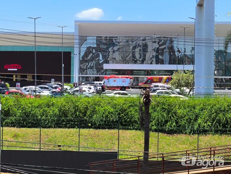 Adolescente sofre parada cardiorrespiratória dentro de shopping após reação alérgica a amendoim - Crédito: Flávio Fernandes 