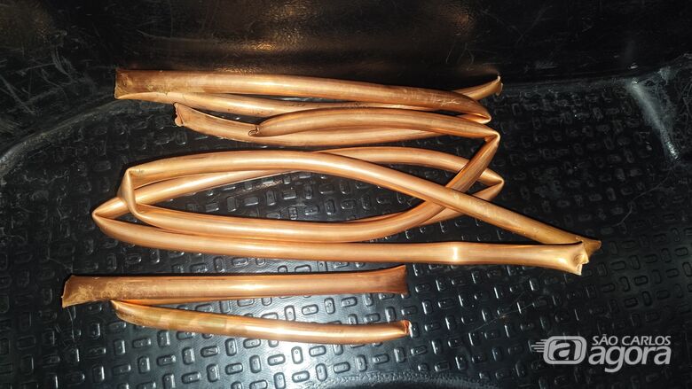 Homem é detido após furto de canos de cobre em comércio - Crédito: Maycon Maximino 