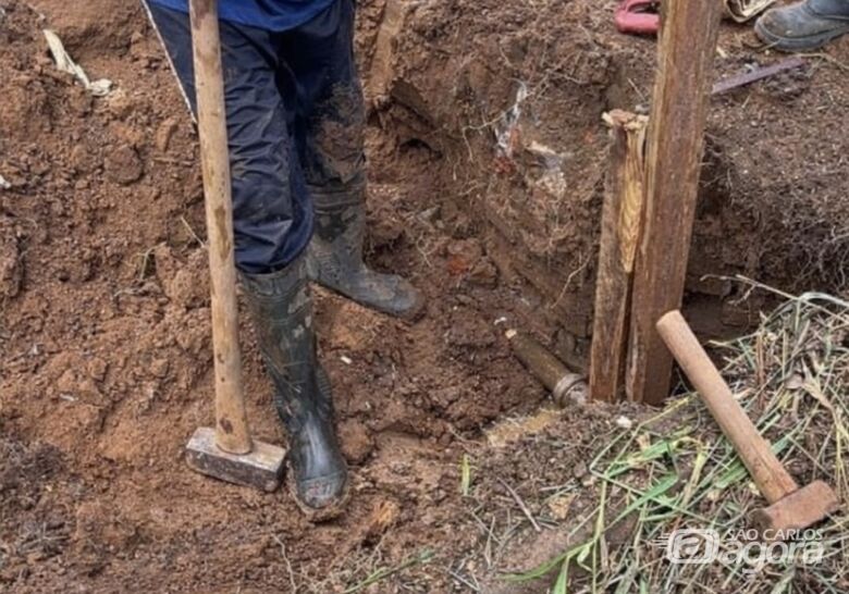 Deslizamento de talude afeta abastecimento de água em São Carlos - Crédito: Divulgação 