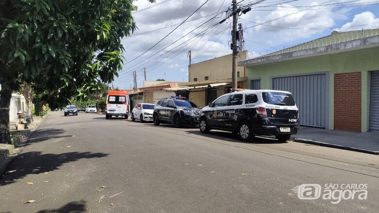 Homem foragido é preso pela DDM após se ferir com faca durante cumprimento de mandado em São Carlos - Crédito: Maycon Maximino
