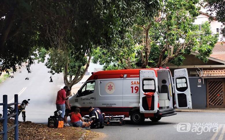 Colisão entre carro e moto deixa jovem ferida neste sábado no Santa Paula  - Crédito: Maycon Maximino