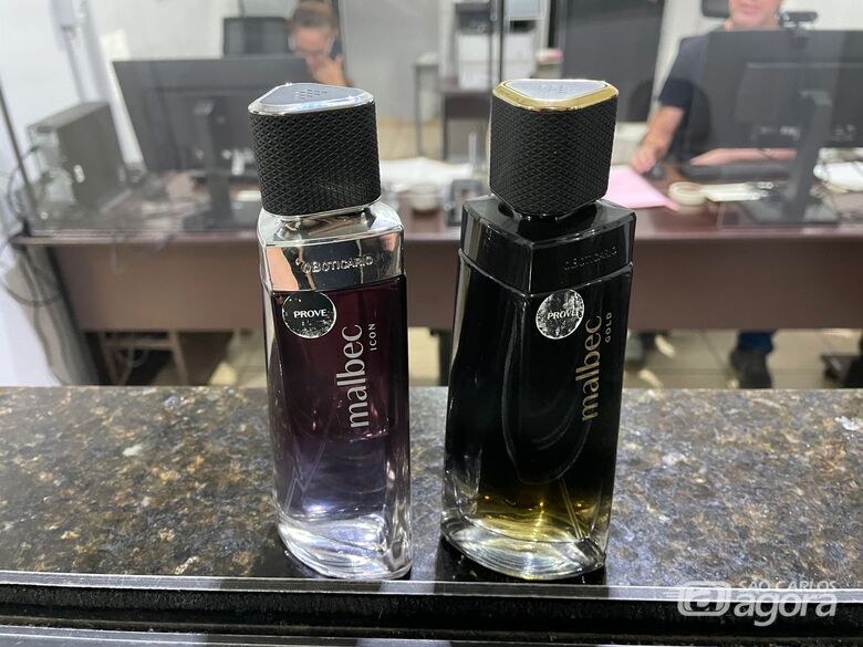 Homem é detido após tentar furtar frascos de perfume no Centro - Crédito: Lourival Izaque 