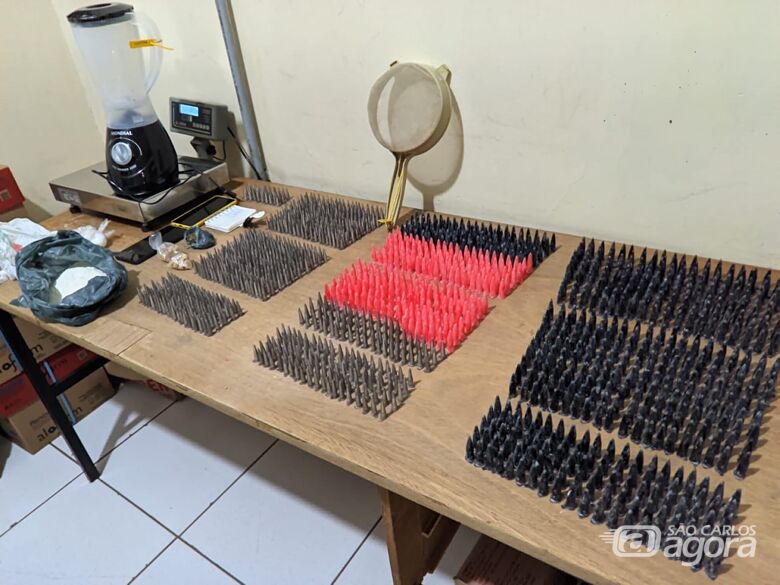 PM apreende 2,5 kg de drogas e prende três por tráfico em Santa Rita do Passa Quatro -