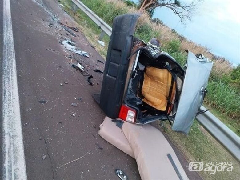 Colisão frontal deixa uma pessoa morta na SP-255, em Boa Esperança do Sul - Crédito: CCI Artesp 