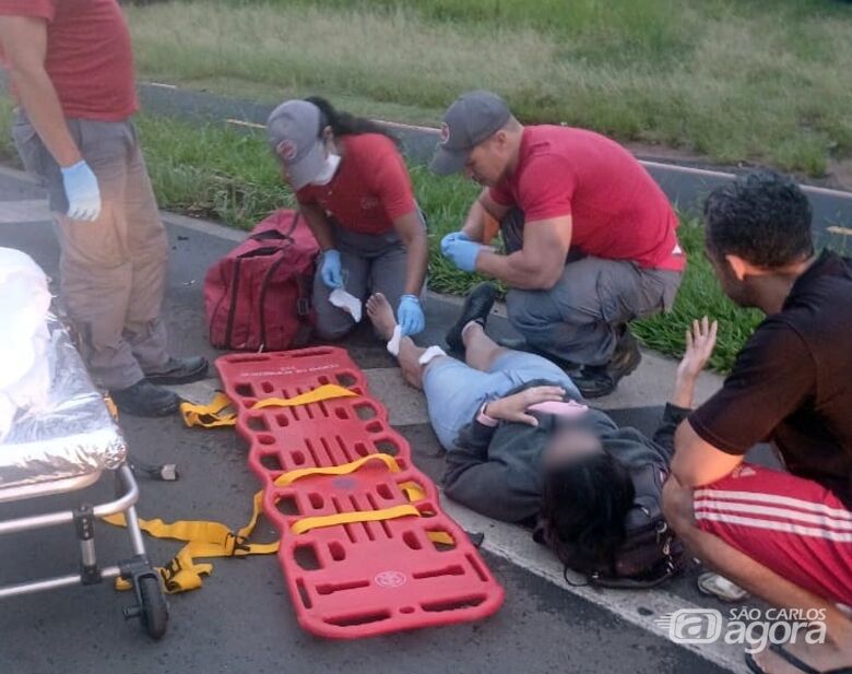 Motociclista fica ferida em acidente na SP-215, em São Carlos - Crédito: Colaborador
