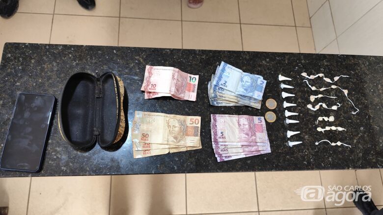 Após denúncia, PM detém menores por tráfico no Jacobucci - 