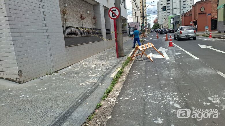 Ruas no Centro são bloqueadas devido a risco de queda de reboco - Crédito: Divulgação 