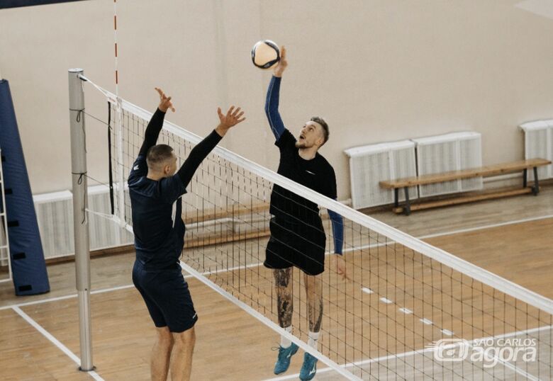 Pesquisa da UFSCar avalia aplicativo de análise do movimento de quadril e joelho de atletas -