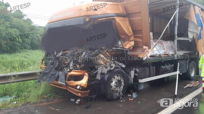 Colisão entre dois caminhões deixa vítima fatal na SP-333 - Crédito: CCI ARTESP