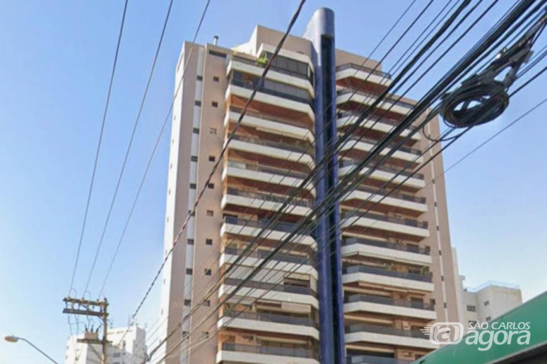 Menino de 4 anos sobrevive após cair do 10° andar de prédio  - Crédito: Google Maps