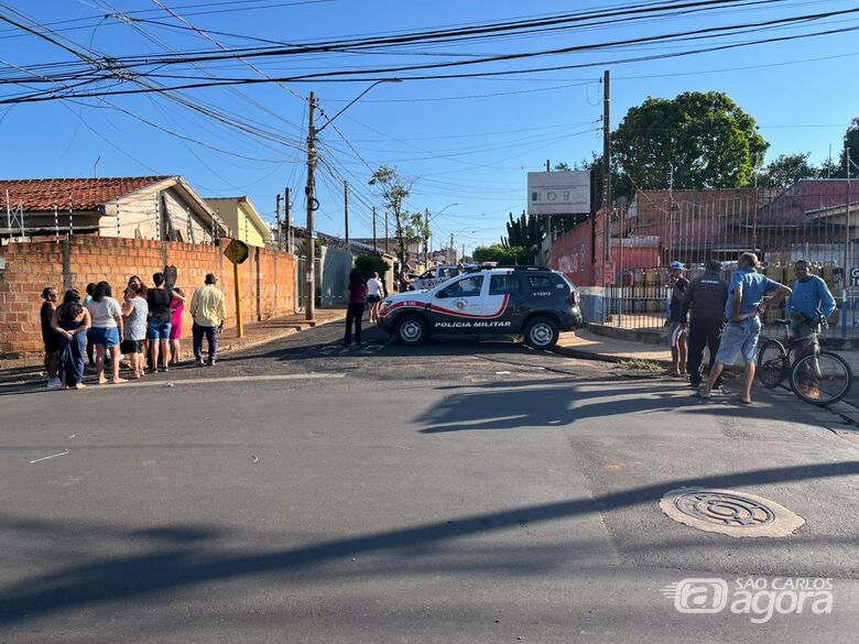 Mulher é morta a facadas pelo companheiro; autor foge, provoca colisão e também morre na SP-255  - Crédito: Flávio Fernandes 