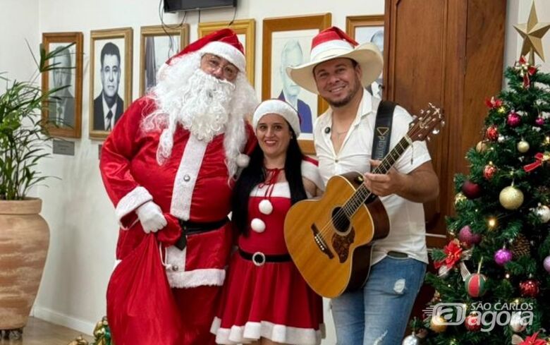 Cantor sertanejo PH realiza ação solidária de Natal na Santa Casa de São Carlos - Crédito: divulgação