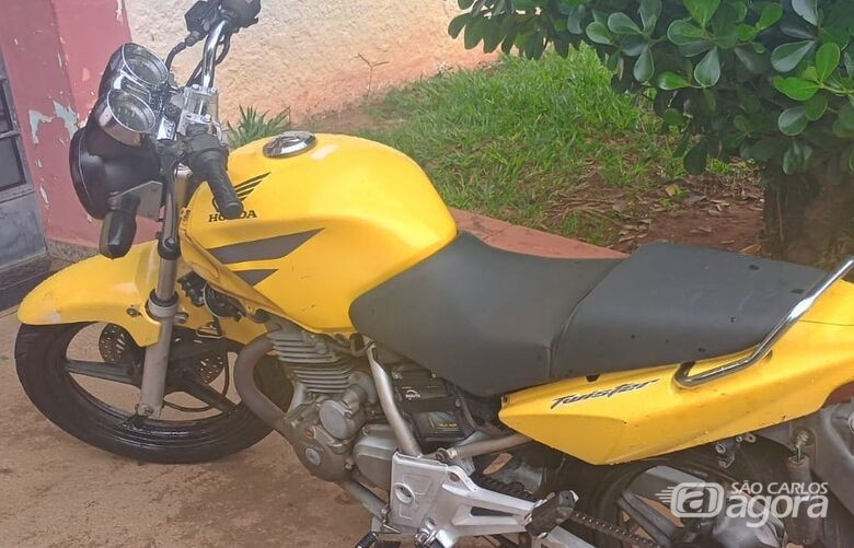 Motocicleta furtada é recuperada pela GCM de Ibaté; homem é preso por receptação no Jardim Cruzado - 