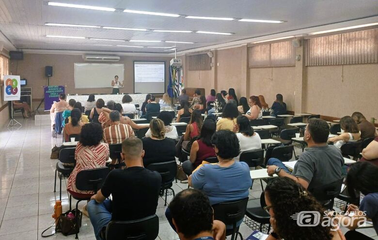 São Carlos promove capacitação para aprimorar atendimento a imigrantes no SUAS -