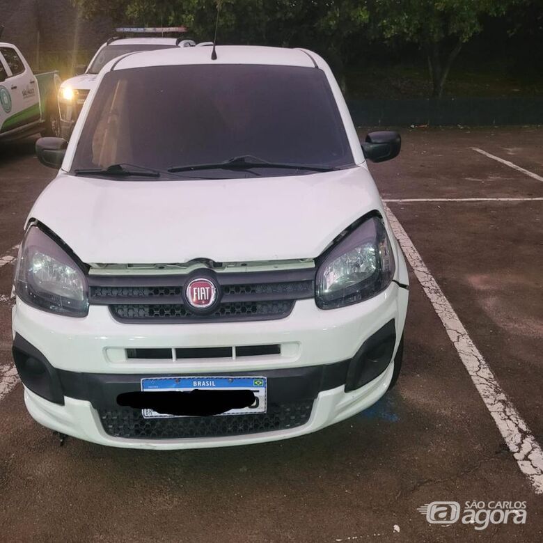 Força Tática prende jovem com carro usado em roubos e placas adulteradas no Jardim Zavaglia - Crédito: Foto: Maycon Maximino/São Carlos Agora