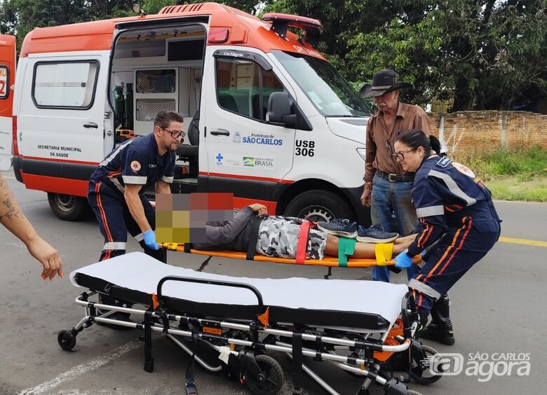 Motociclista fica ferida após colisão com caminhonete no Cruzeiro do Sul - Crédito: Maycon Maximino