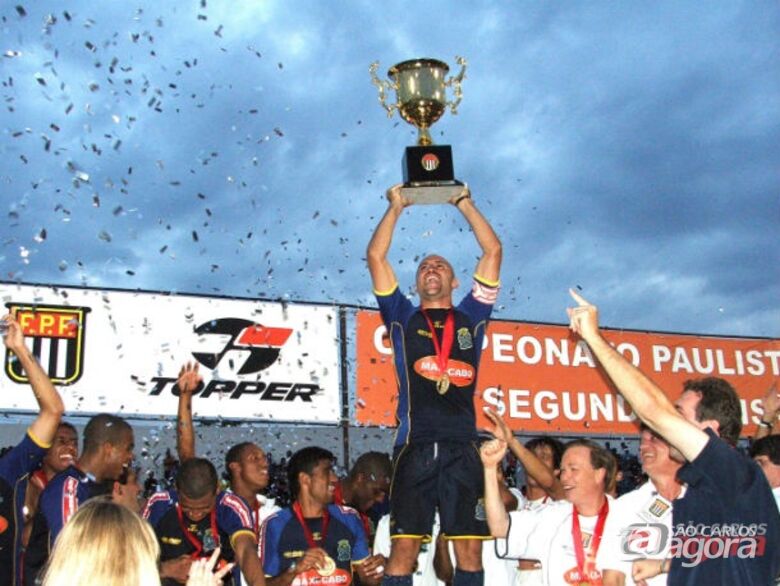 São Carlos FC celebra 20 anos do título paulista de 2005 com jogo comemorativo no Zuzão - 