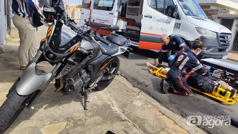 Motociclista fica ferido após colisão na Vila Costa do Sol - Crédito: SCA