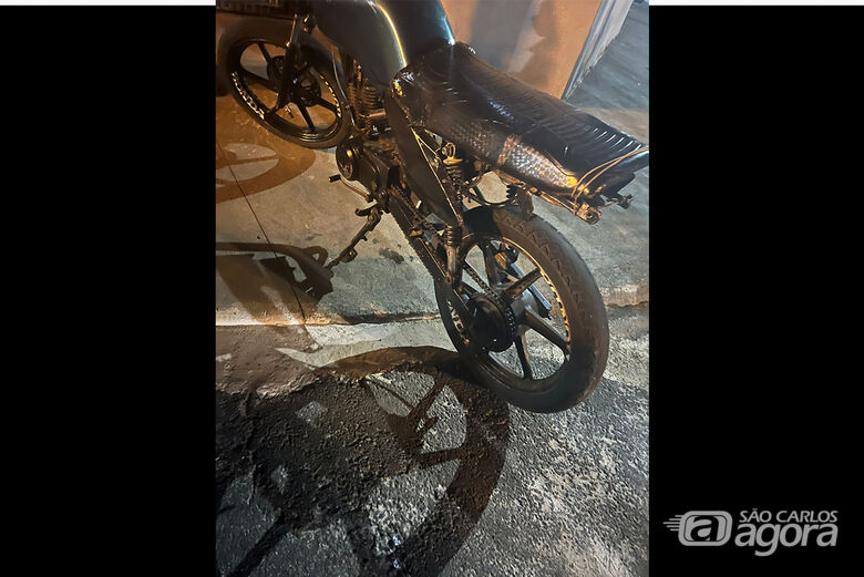 Motocicleta furtada em São Carlos é localizada com adolescente em Ibaté -