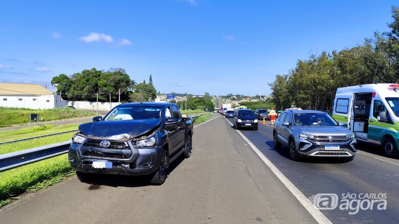 Colisão traseira é registrada na rodovia Washington Luís  - Crédito: SCA
