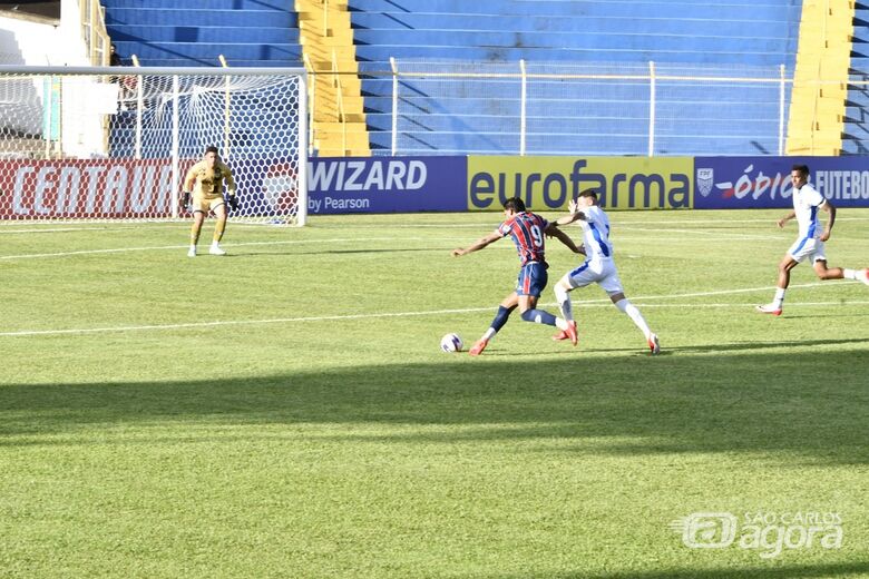 Grêmio enfrenta o Santos em busca da classificação  - 
