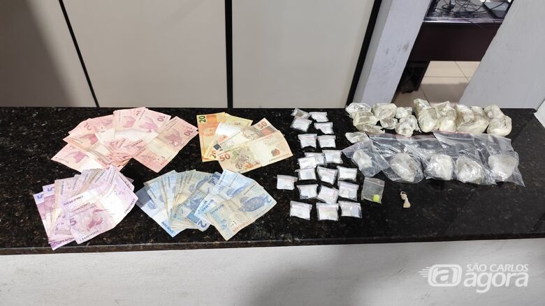 Menor é detido por tráfico de drogas durante operação no CDHU - Crédito: SCA