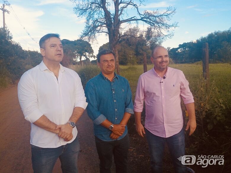 O deputado federal Maurício Neves com o prefeito Netto Donato: os recursos já estão na conta da Prefeitura Municipal. - Crédito: SCA