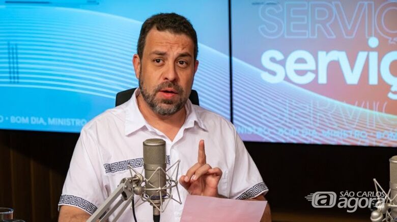 Governo prevê votação do fim da escala 6x1 ainda neste semestre, diz Boulos - 