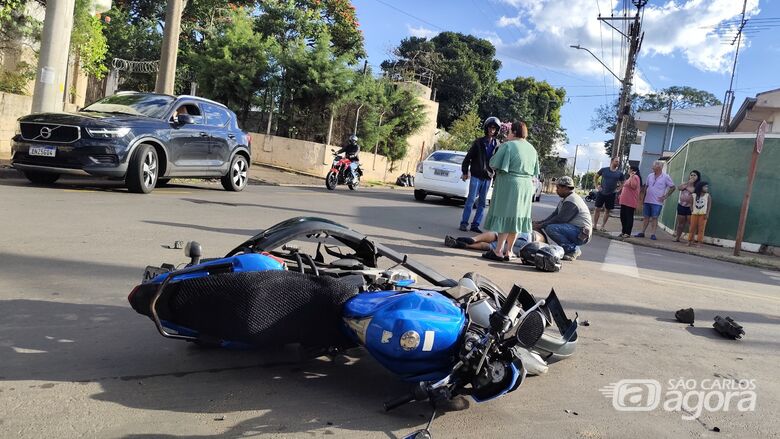 Motociclista fica ferido após colisão na Vila Jacobucci  - Crédito: SCA