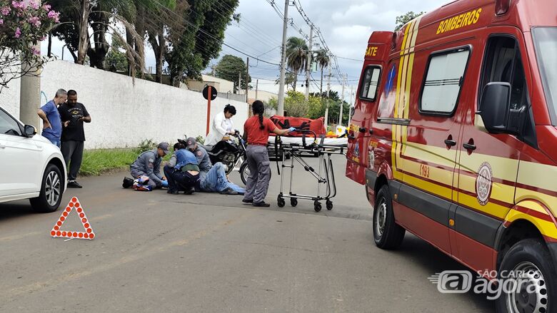 Colisão entre carro e moto deixa motociclista ferido no Jardim Tangará - Crédito: SCA