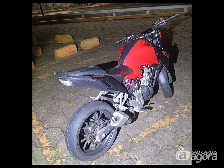 Motocicleta furtada em São Carlos é localizada pela PM em Porto Ferreira - 