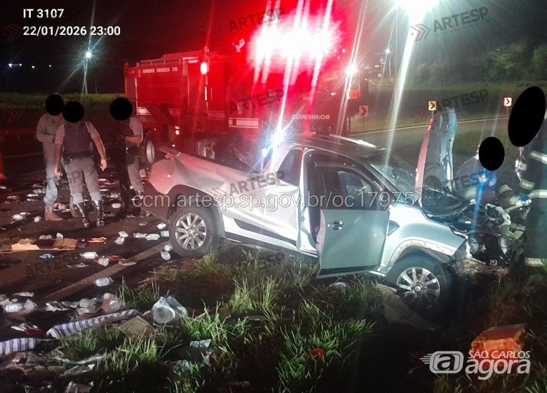 Colisão entre utilitário e duas carretas deixa uma vítima fatal na SP-333 -