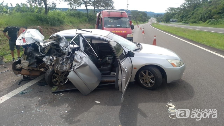Colisão entre caminhonete e carro deixa quatro feridos na SP-225 - Crédito: CCI ARTESP