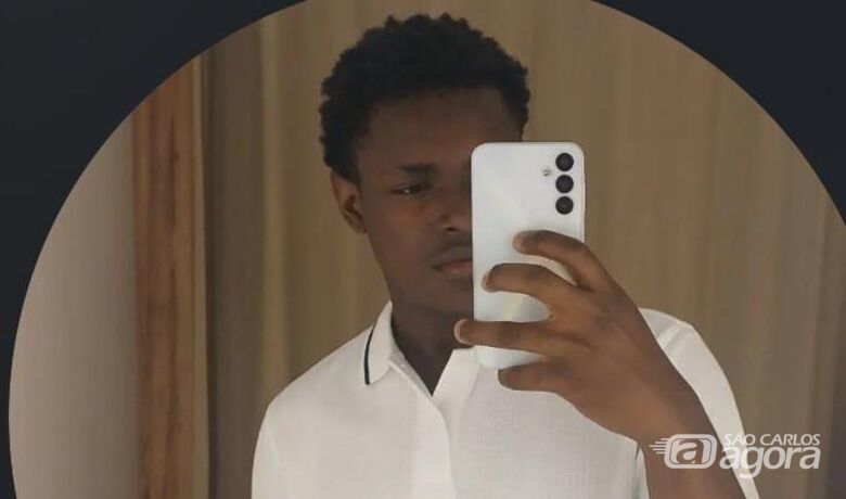 Família pede ajuda para transferência de jovem internado em estado grave na Santa Casa de São Carlos - Crédito: arquivo pessoal 