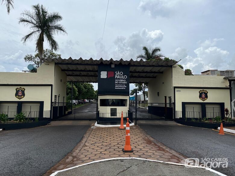 Celulares, carregadores e anotações são apreendidos durante revista em Penitenciária na região - Crédito: Foto: Flavio Fernandes/São Carlos Agora