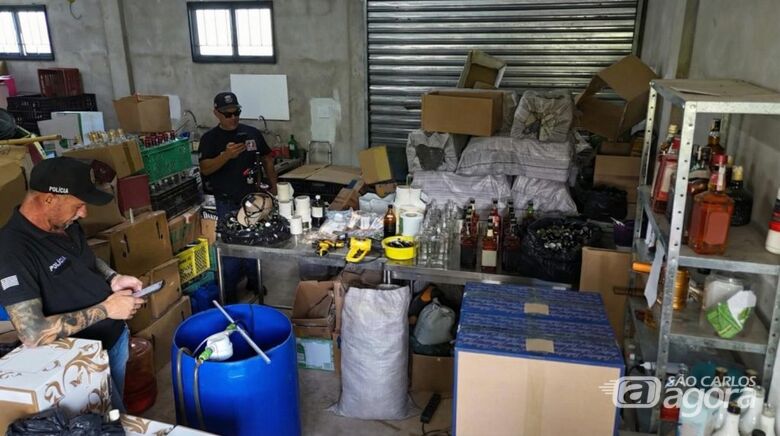 Os agentes cumpriram três mandados de busca e apreensão, expedidos pela Justiça de São Paulo no município de Rio Claro Foto: Divulgação/Governo de SP - 