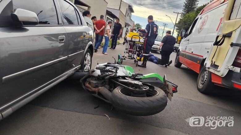 Caminhão estacionado irregularmente provoca acidente entre carro e moto no Jardim Beatriz - Crédito: Maycon Maximino