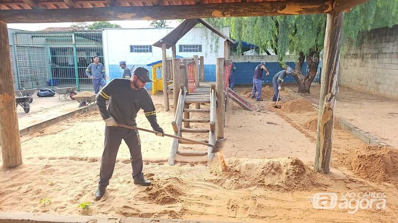 Prefeitura realiza substituição das caixas de areia em escolas municipais - 