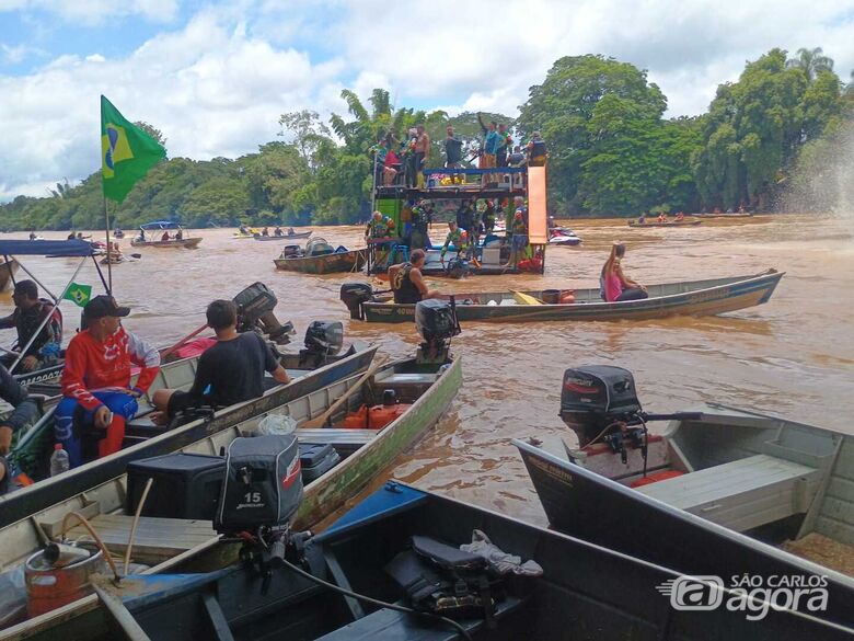 Passeio de boia pelo Rio Mogi Guaçu reúne centenas de participantes; veja fotos - Crédito: SCA