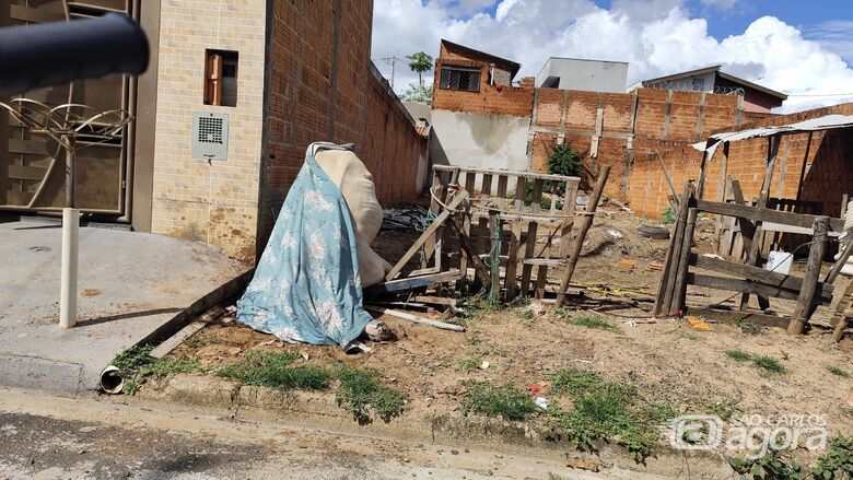 Égua morre após acidente em terreno no Cidade Aracy 2 - Crédito: SCA