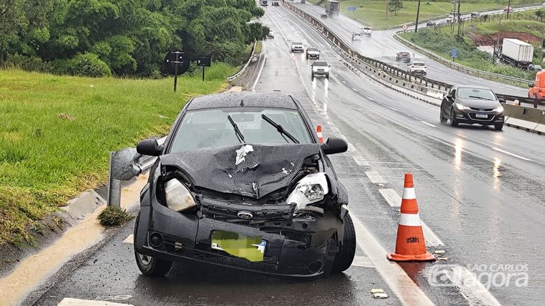 Engavetamento envolve três veículos na Washington Luís - Crédito: SCA